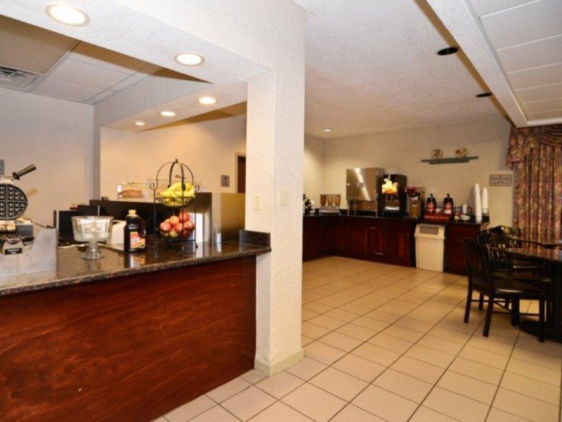 Quality Inn Airport I-240 Мемфис Экстерьер фото
