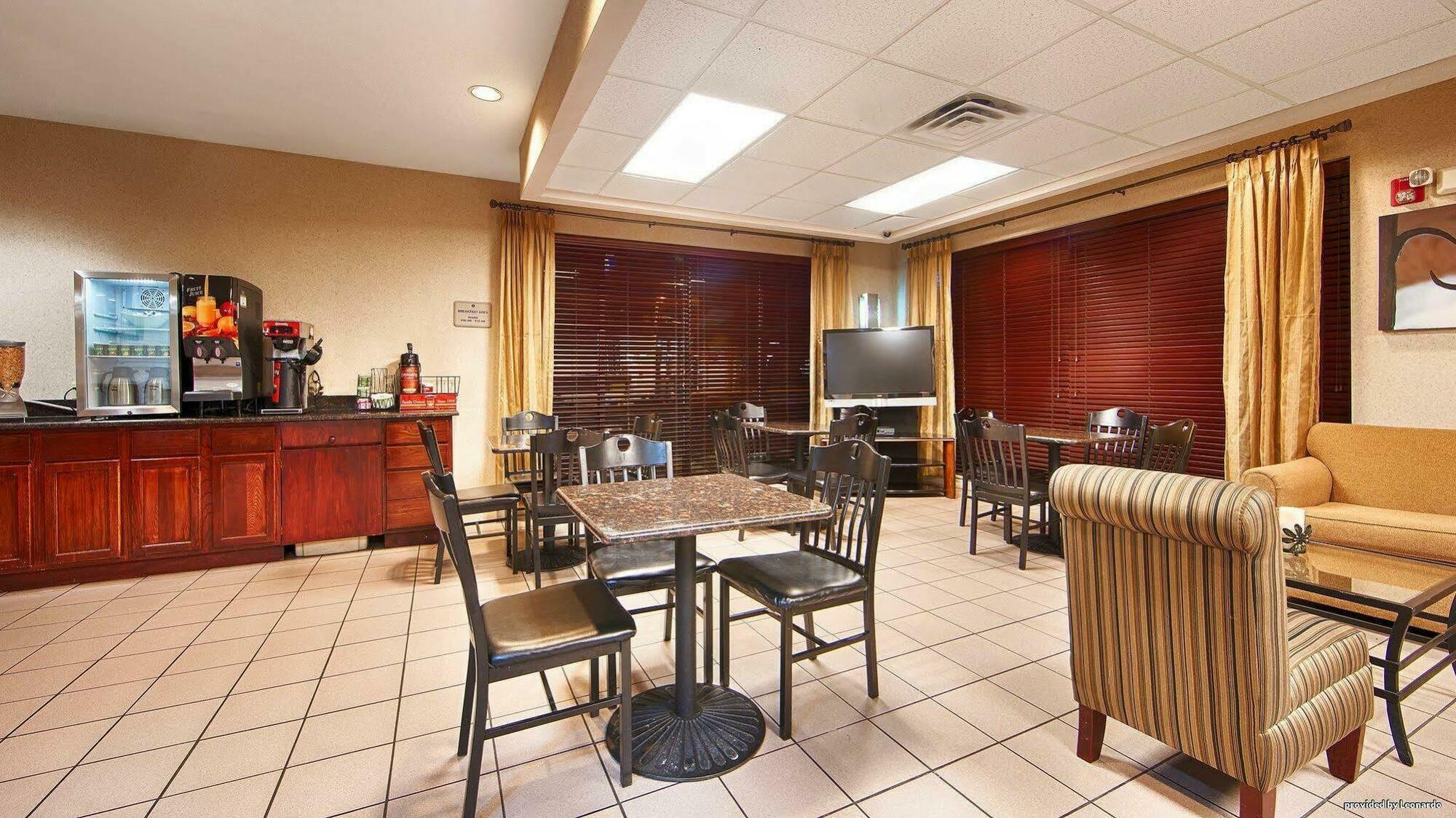 Quality Inn Airport I-240 Мемфис Экстерьер фото